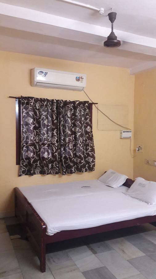 Raamlaxmi Guest House Chennai Exterior photo